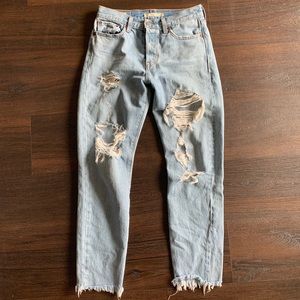 Levi’s: High rise wedgie distressed jean